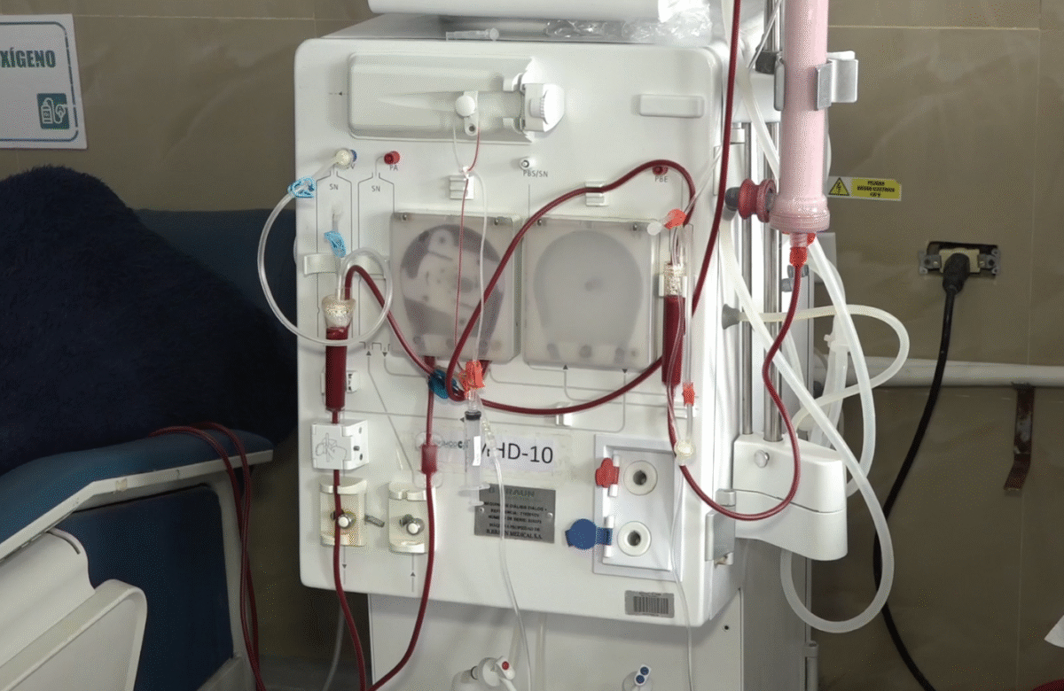 PACIENTES RENALES DEL IESS SIGUEN SIN RESPUESTA NI DERIVACIÓN EN SOCIHEMOD