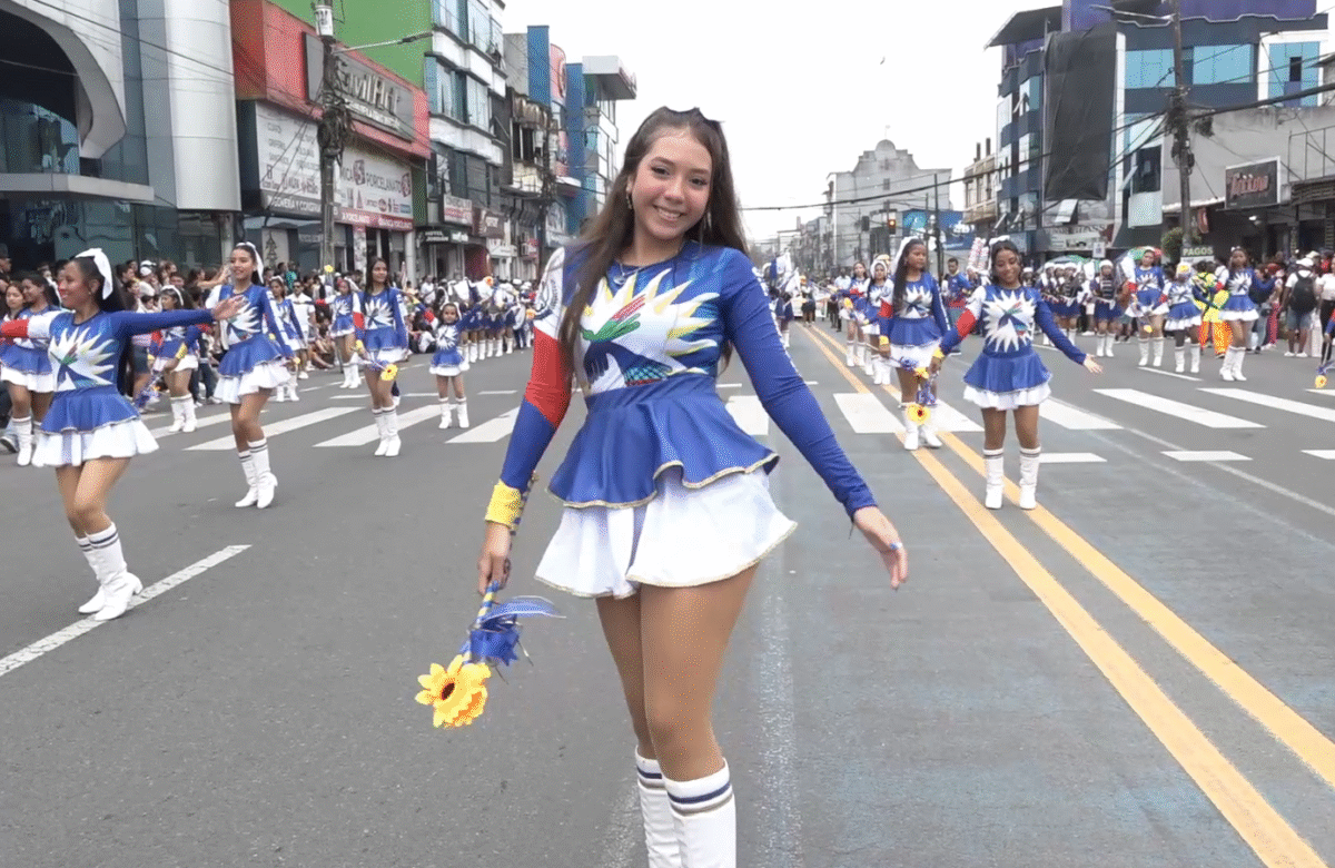 BANDAS RÍTMICAS SE ROBARON EL SHOW DURANTE EL DESFILE