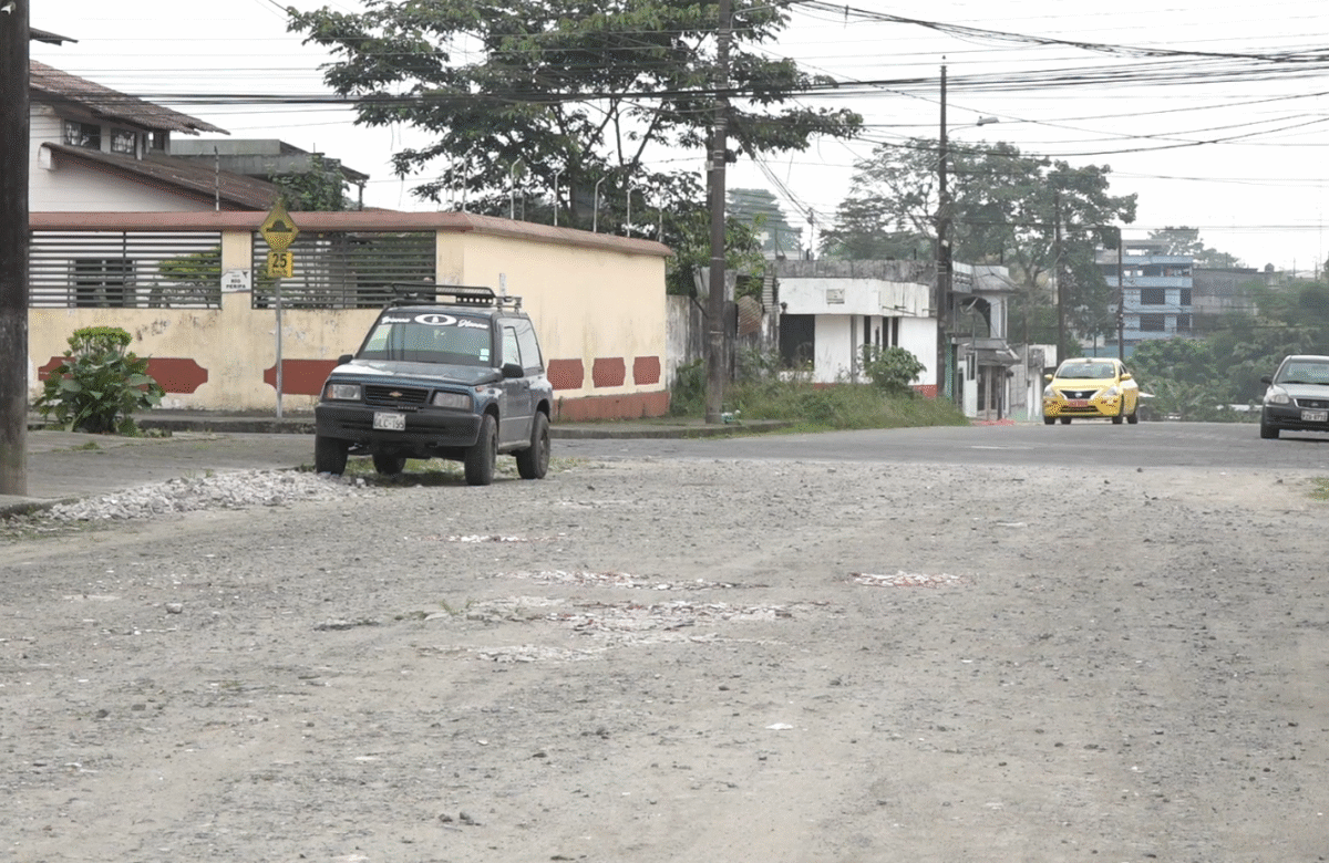 EN LA COOP. MARISCAL SUCRE PIDEN SE ASFALTE LA CALLE RÍO SILANTE