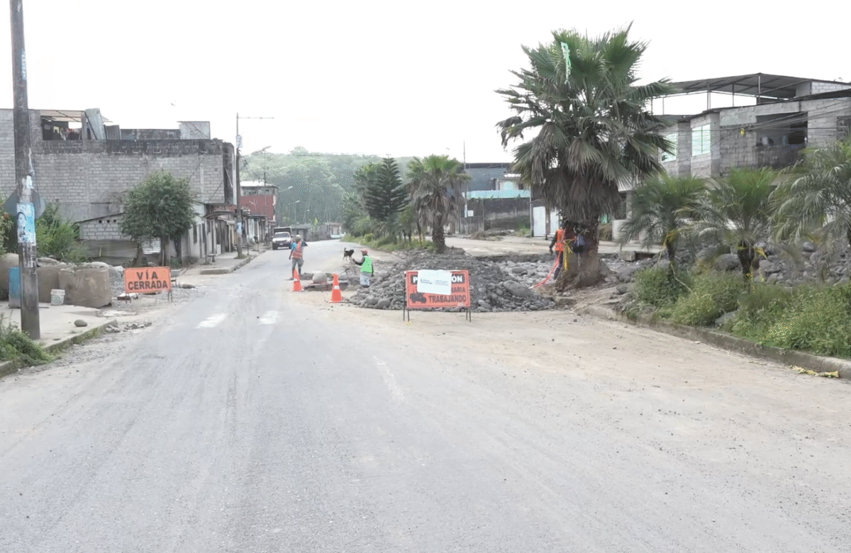 AVENIDA EDMUNDO ANDRADE TIENE 80% DE AVANCE TRAS SOCAVÓN