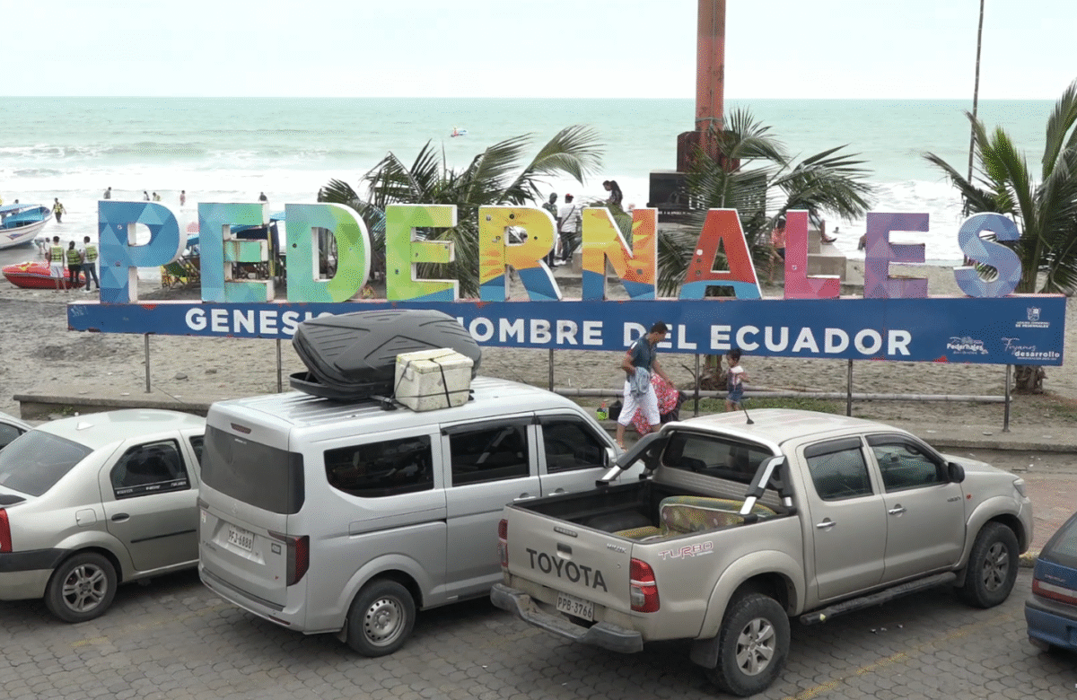 EN PEDERNALES SE EJECUTAN VARIAS OBRAS PARA SU DESARROLLO