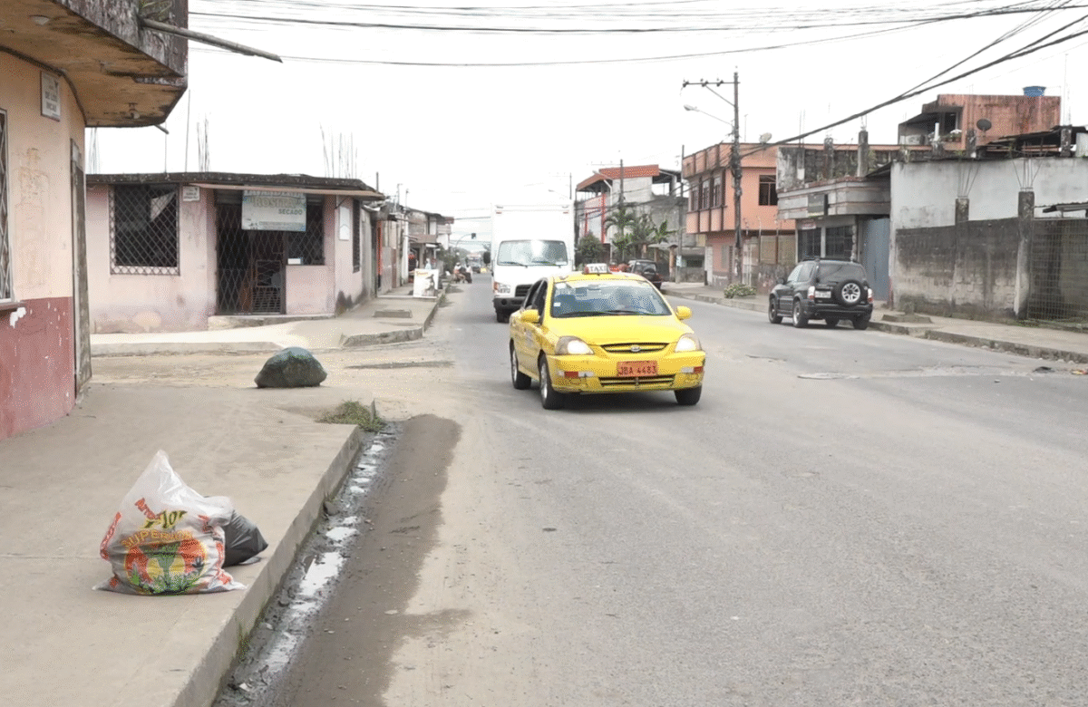 VECINOS DE VENCEREMOS PIDEN ASFALTADO EN LA AVENIDA DE LOS INCAS POR SEGURIDAD