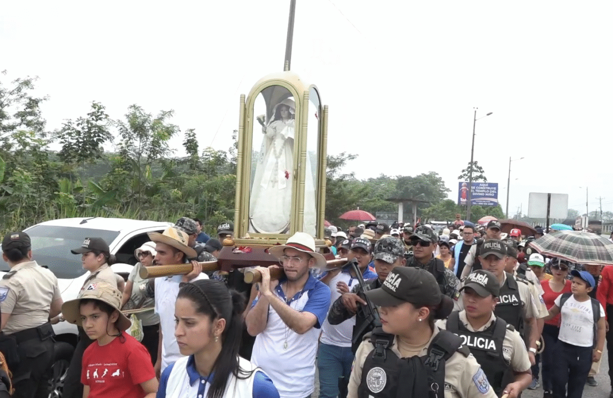 DECENAS DE FELIGRESES FUERON PARTE DE LA PEREGRINACIÓN DE LA VIRGEN DEL CISNE