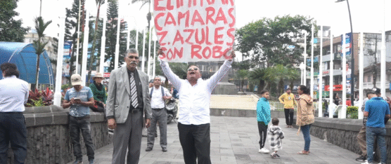 CIUDADANOS Y TRANSPORTISTAS EXIGEN SUSPENSIÓN DE FOTOMULTAS EN SANTO DOMINGO