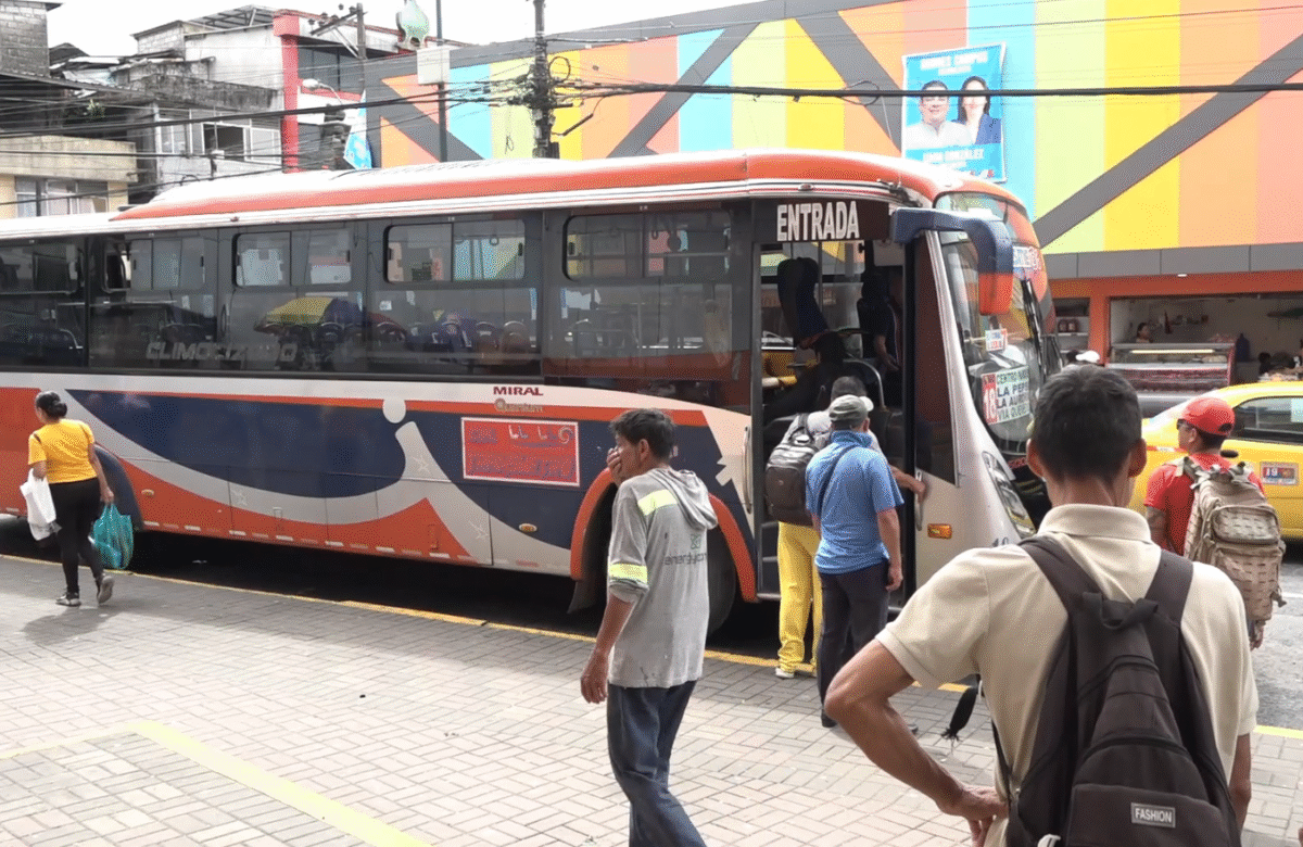 $550 MENSUALES PODRÍA SER LA COMPENSACIÓN PARA CADA BUS URBANO