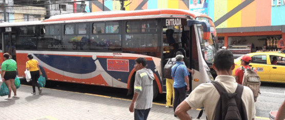 $550 MENSUALES PODRÍA SER LA COMPENSACIÓN PARA CADA BUS URBANO