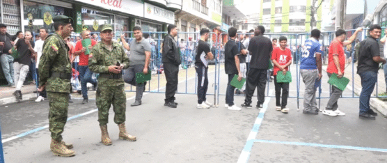 JÓVENES ACUDEN MASIVAMENTE AL PROCESO DE ACUARTELAMIENTO MILITAR