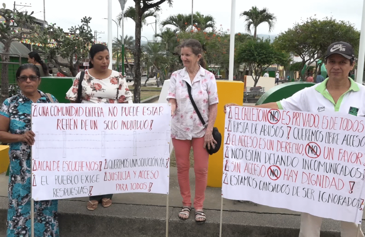 HABITANTES DEL RECINTO LA CANTERA BUSCAN SE HABILITE LA VÍA DE ACCESO