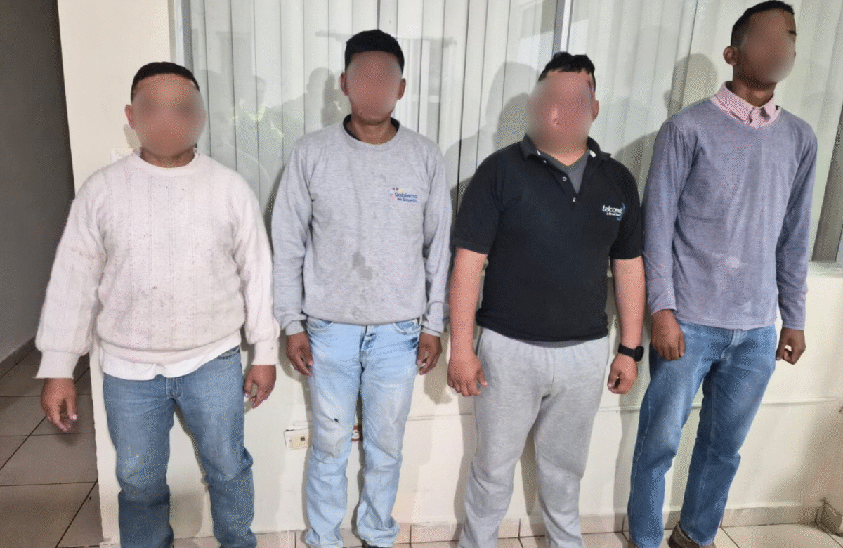 MILITARES FUERON LIBERADOS TRAS PERMANECER MÁS DE 24 HORAS SECUESTRADOS EN COTACACHI