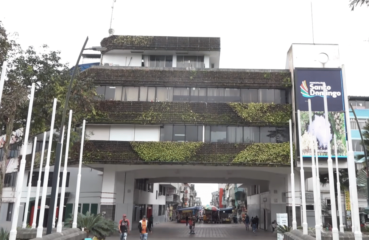 GOBIERNO CENTRAL ADEUDA $16 MILLONES AL GAD MUNICIPAL DE STO. DGO.