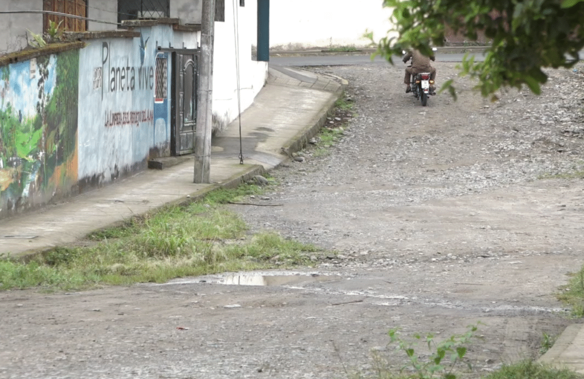 HABITANTES DE URBANIZACIÓN CHANCHAI EXIGEN ASFALTADO Y MANTENIMIENTO