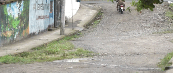 HABITANTES DE URBANIZACIÓN CHANCHAI EXIGEN ASFALTADO Y MANTENIMIENTO