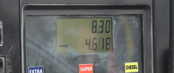 LAS GASOLINAS EXTRA Y ECOPAÍS SE OFERTA EN LAS GASOLINERAS A $2,88