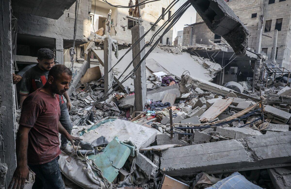 FUERZAS ISRAELÍES AVANZAN HACIA A LA CIUDAD DE GAZA CON FUERTES ATAQUES