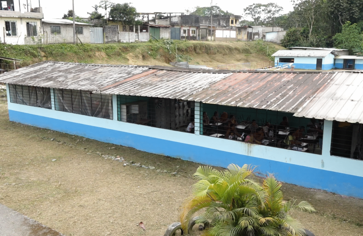 DESERCIÓN ESCOLAR EN SANTO DOMINGO SIGUE EN AUMENTO POR ECONOMÍA E INSEGURIDAD