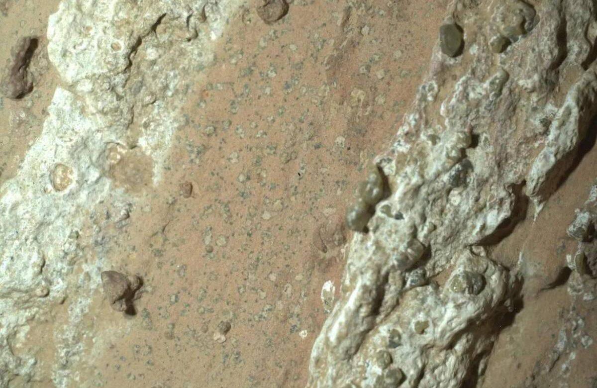 LA NASA HABRÍA DESCUBIERTO POSIBLES SIGNOS DE VIDA EN EL PASADO, EN MARTE