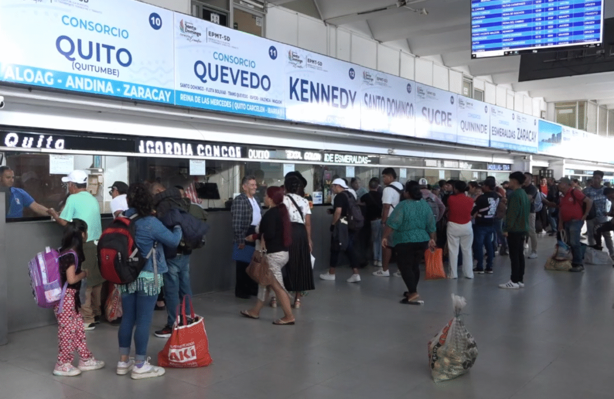 TRANSPORTISTAS INTENTARON SUBIR EL PASAJE