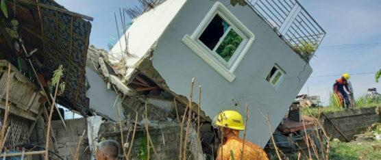 UN TERREMOTO EN FILIPINAS DEJA AL MENOS 69 MUERTOS Y DECENAS DE EDIFICIOS COLAPSADOS