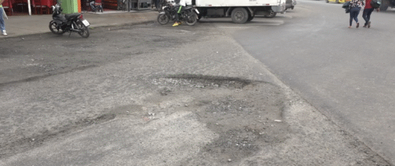 VECINOS PIDEN ARREGLOS URGENTES EN TRAMO DAÑADO DE LA EMILIO STEHLE