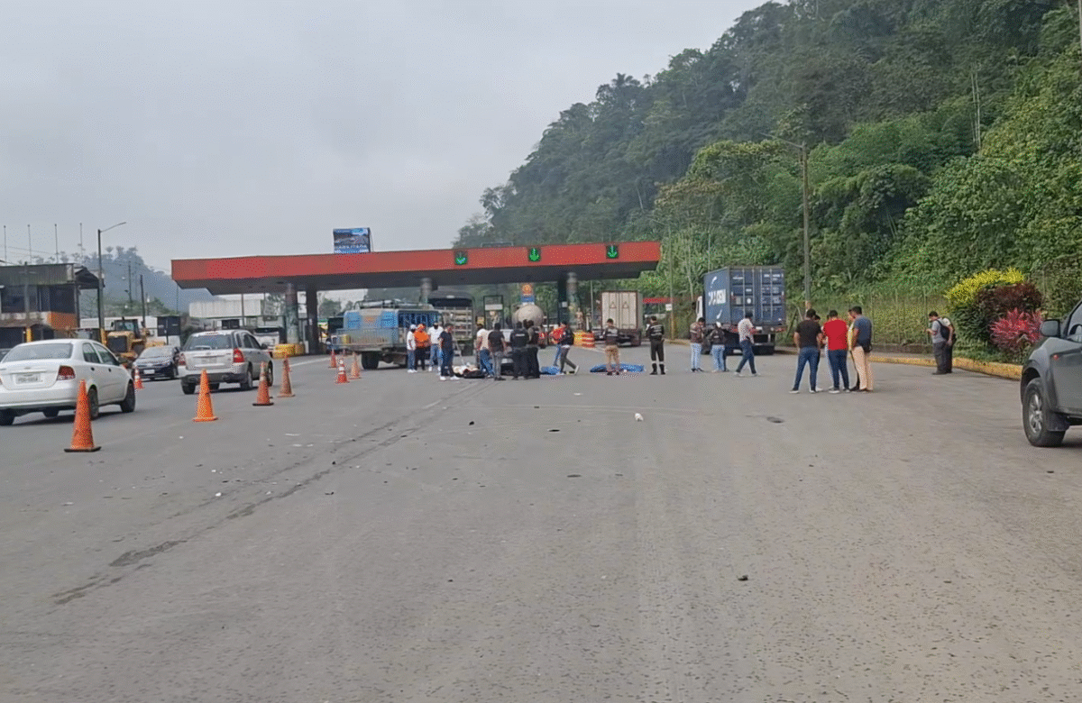 2 PERSONAS FUERON ASESINADAS EN EL PEAJE SANTO DOMINGO
