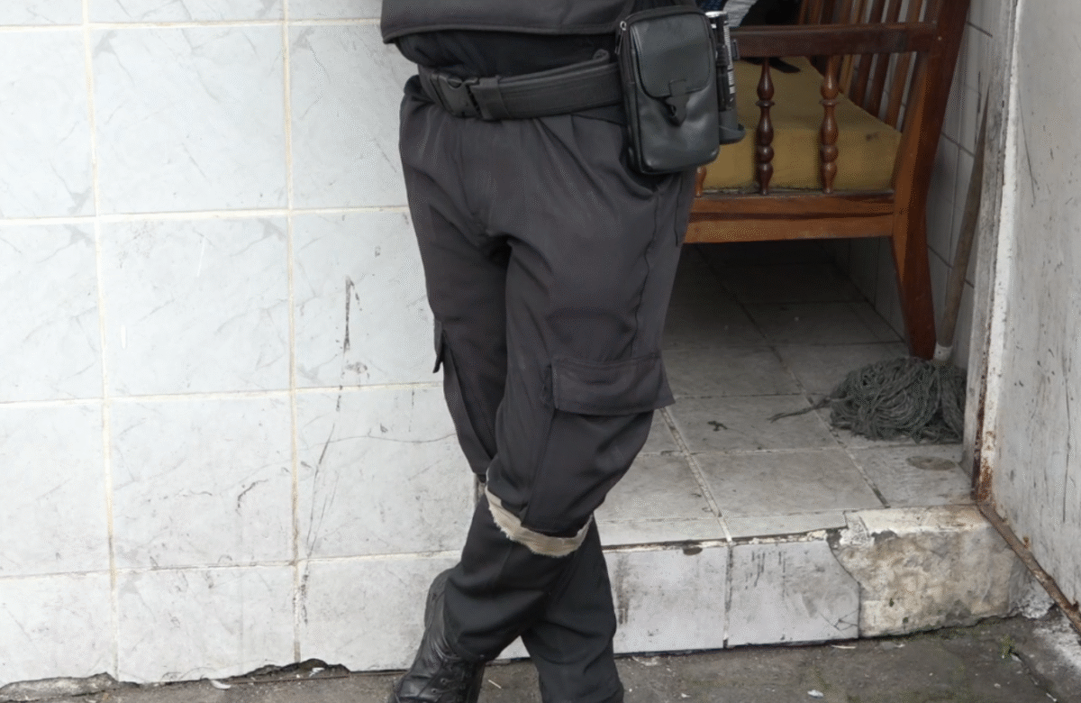 MÁS DE 30 GUARDIAS RECLAMAN DOS MENSUALIDADES DE TRABAJO