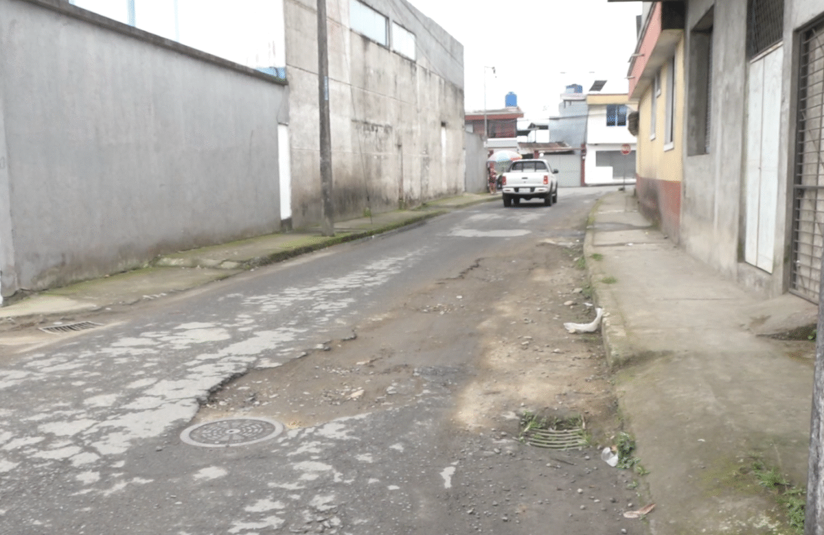 VECINOS EXIGEN CULMINAR OBRAS EN LA CALLE JOSÉ MARTÍ DE SANTO DOMINGO