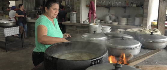 FAMILIAS DISFRUTARON DE LA OFERTA GASTRONÓMICA Y TURÍSTICA EN STO. DGO.