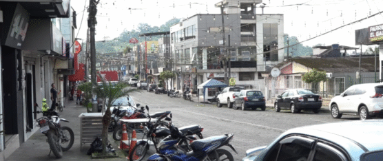 VECINOS EXIGEN ARREGLOS URGENTES POR MAL ESTADO DE LA CALLE VENEZUELA