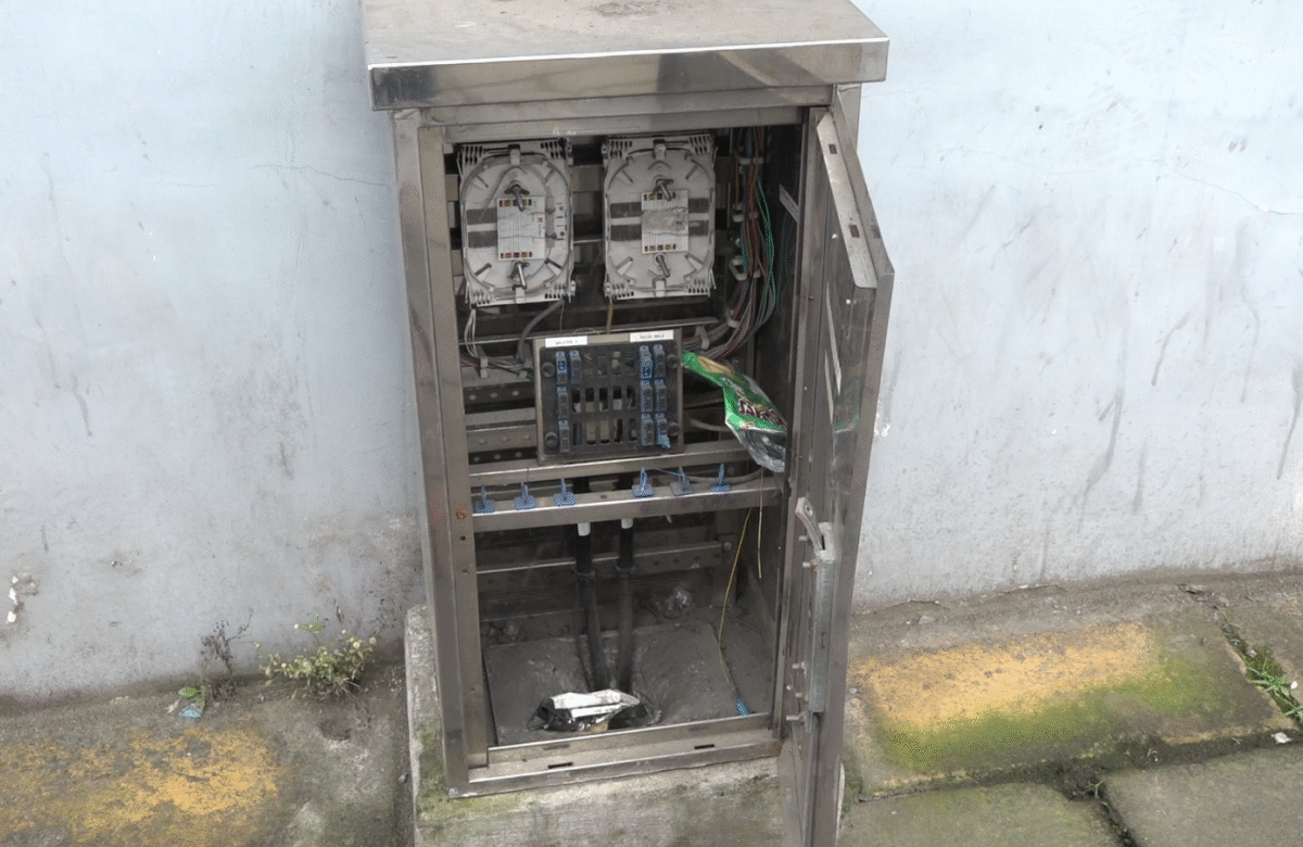 COMERCIANTES DENUNCIAN NUEVO ROBO DE CABLES EN LA AVENIDA QUITO