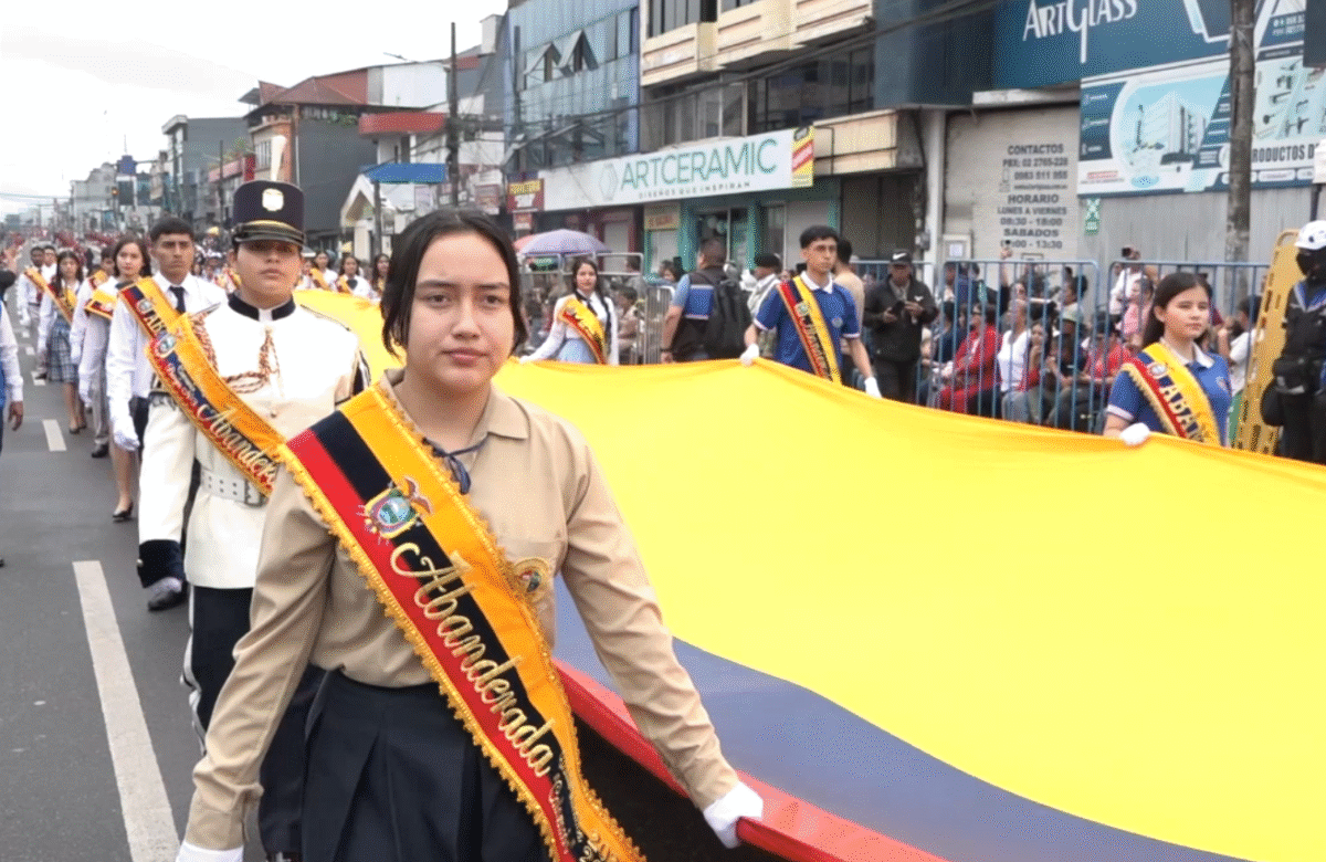 DESFILE CÍVICO POR LOS 18 AÑOS DE LA PROVINCIA DE STO. DGO. DE LOS TSÁCHILAS