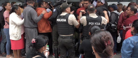 EJE AXIS DE LA ANT FALLA Y USUARIOS RECLAMAN EN TRANSPORTE MUNICIPAL