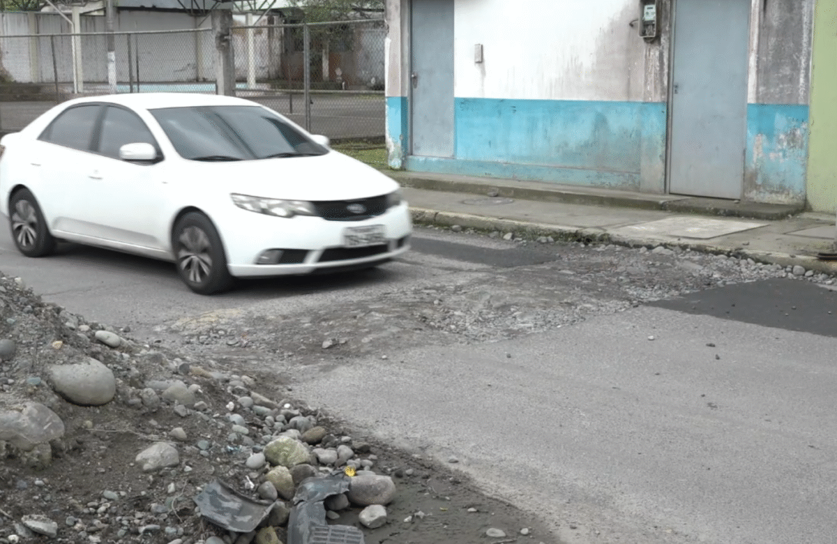 VECINOS DE IERAC 69 PIDEN CONCLUIR OBRA INCONCLUSA EN CALZADA