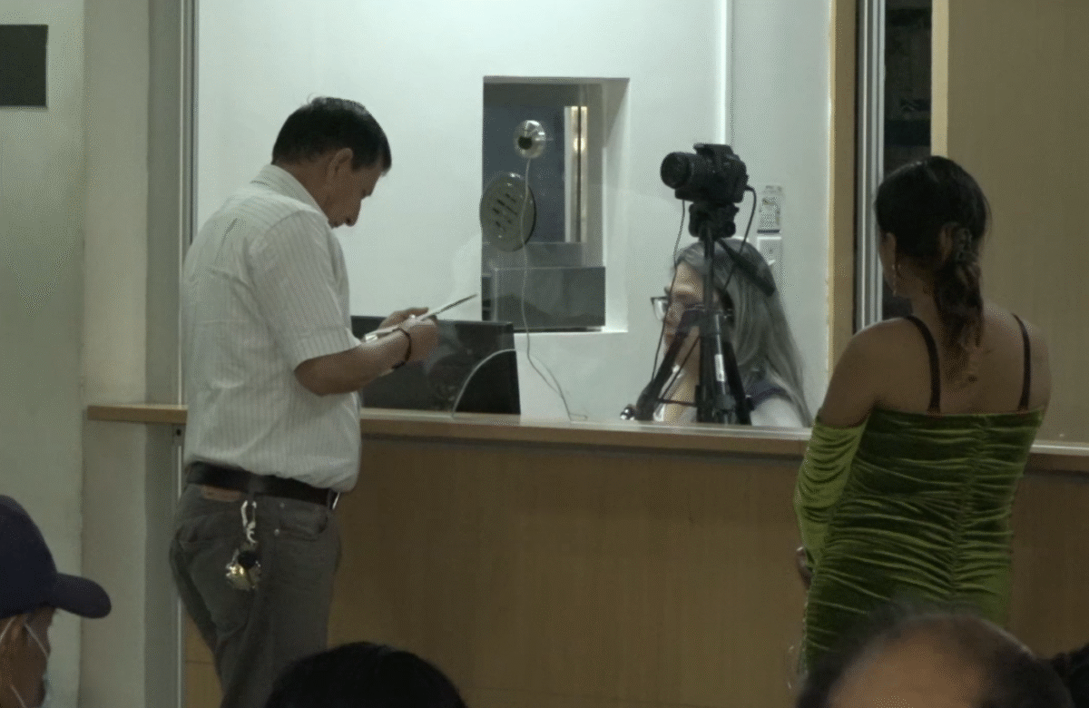 LARGAS FILAS EN EL REGISTRO CIVIL POR RENOVACIÓN DE CÉDULAS ANTES DE COMICIOS