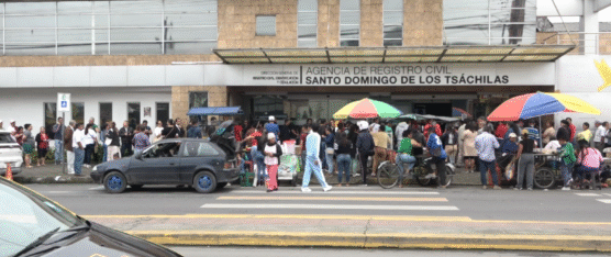 LARGAS FILAS EN REGISTRO CIVIL POR CEDULACIÓN SIN TURNO HASTA EL 4 DE DICIEMBRE