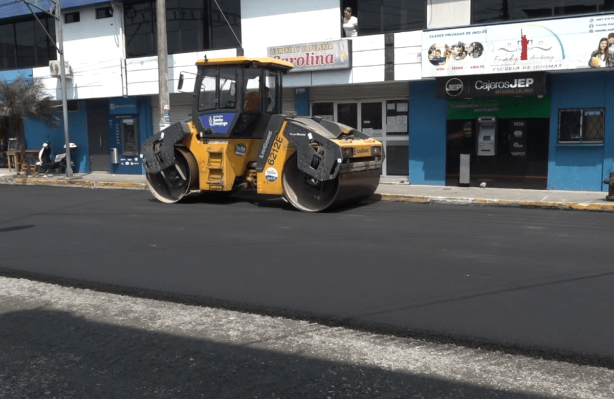 EL ASFALTADO DE LA CALLE VENEZUELA SORPRENDIÓ A LOS MORADORES