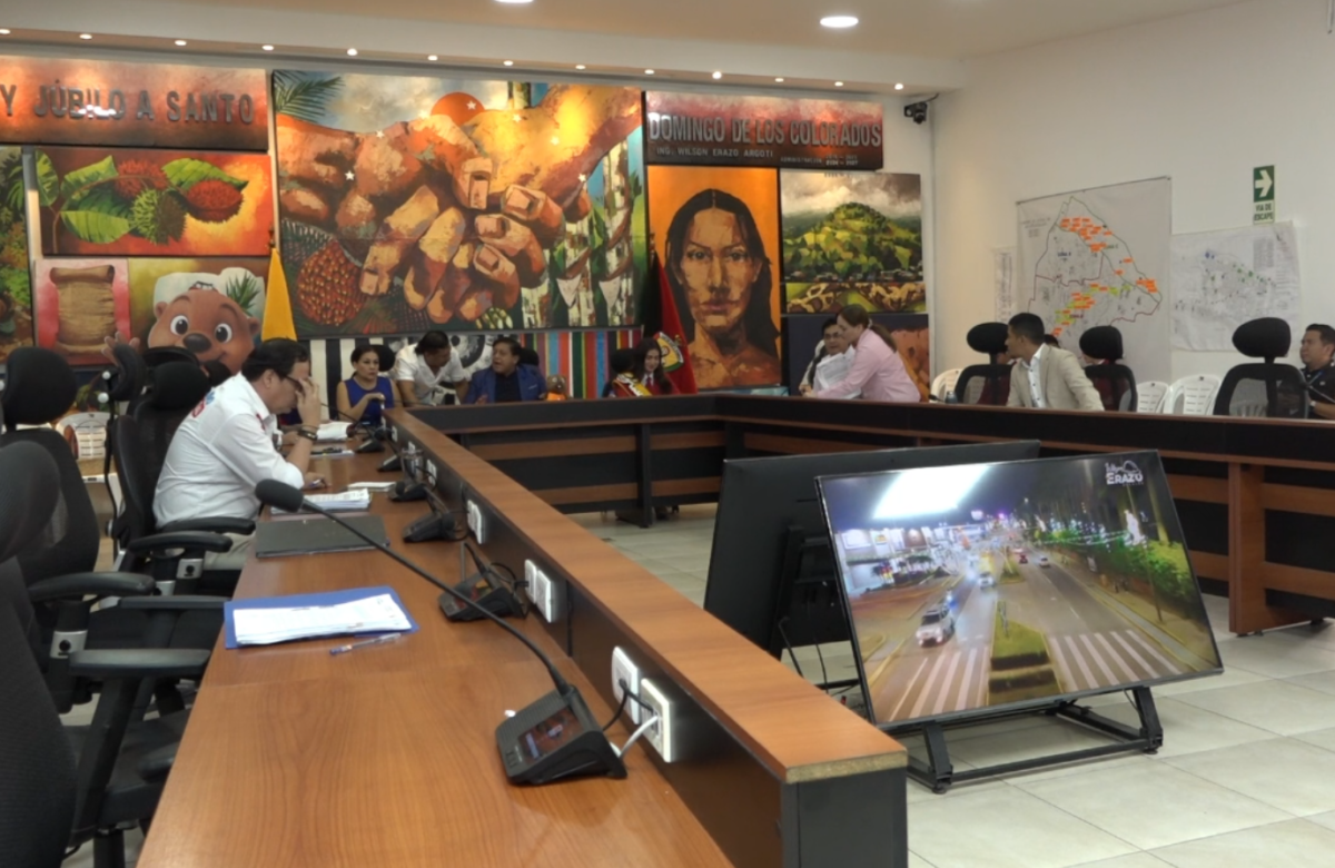 COMERCIANTES EXPRESAN DUDAS POR ANUNCIADA CONSTRUCCIÓN DEL MALL