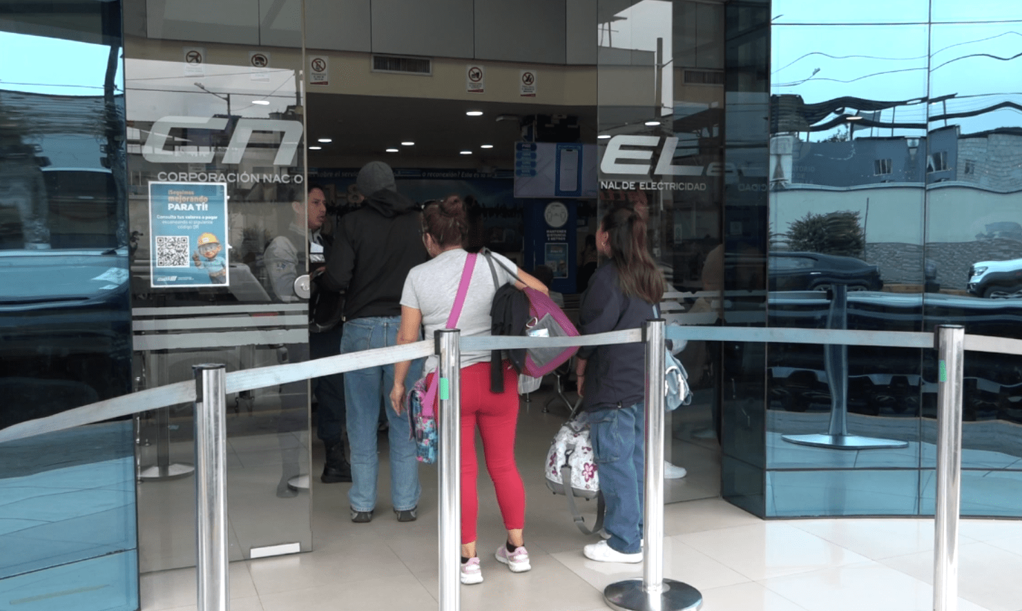 USUARIOS RECLAMAN POR ALTOS VALORES EN PLANILLAS DE LUZ EN SANTO DOMINGO