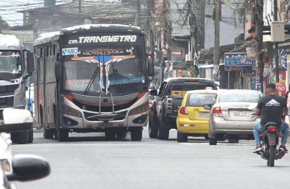 LAS UNIDADES DE TRANSPORTE URBANO TARDAN MÁS MINUTOS