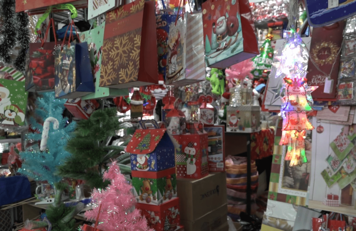 COMERCIANTES DEL PUPUSÁ REPORTAN AUMENTO DE VENTAS POR NAVIDAD