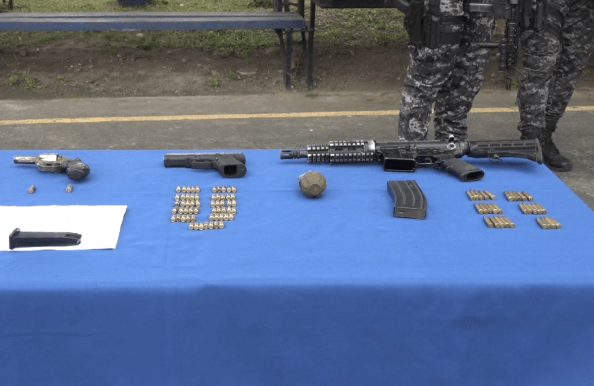 POLICÍA DESARTICULA BANDA EXTORSIVA Y RECUPERA VEHÍCULO ROBADO
