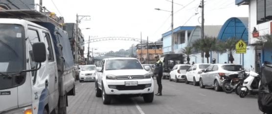 LOS ADMINISTRADORES DE NEGOCIOS LLEGARON AL SALÓN LEGISLATIVO