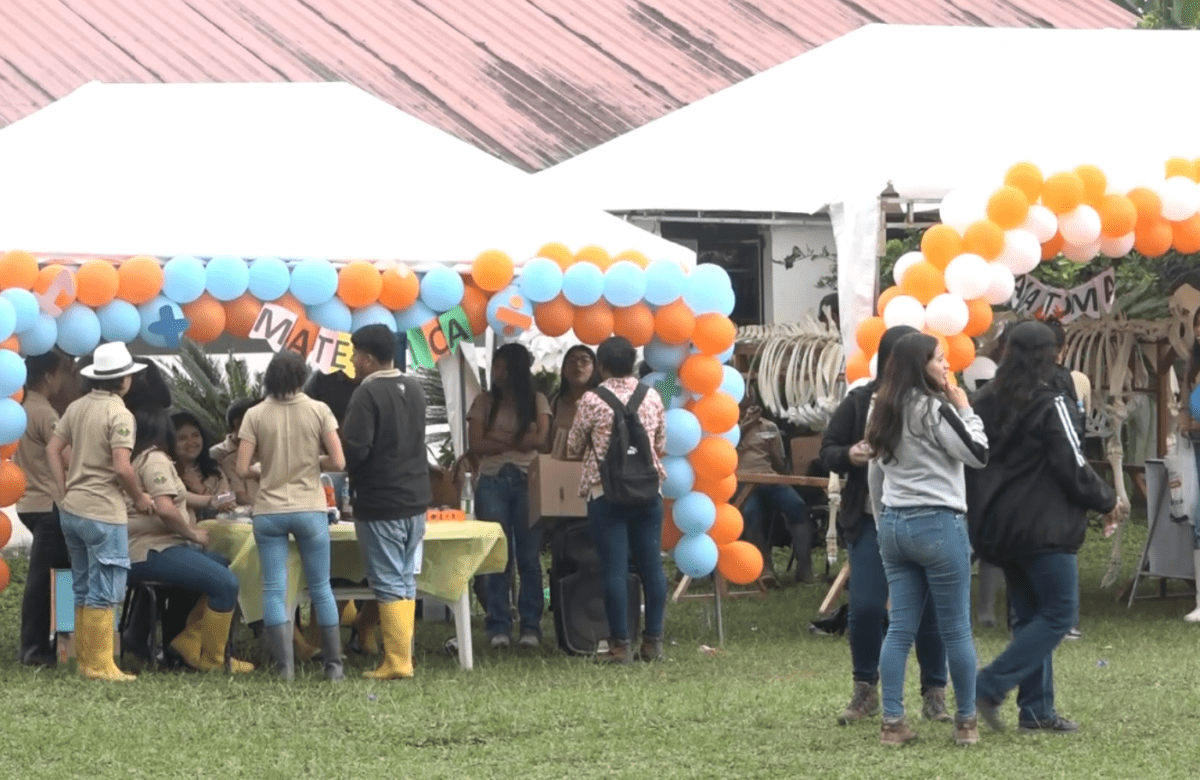 SE REALIZÓ LA FERIA DE PROYECTOS INTEGRADORES DE SABERES