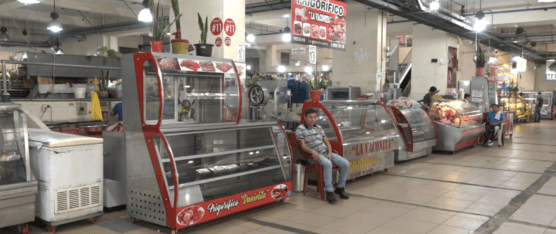 COMERCIANTES DE CÁRNICOS AFECTADOS POR BAJAS VENTAS EN MERCADO CENTRAL