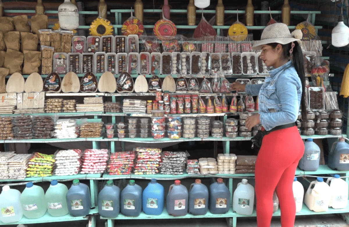 MUNICIPIO ANUNCIA CONTROLES AL COMERCIO INFORMAL EN ALLURIQUÍN