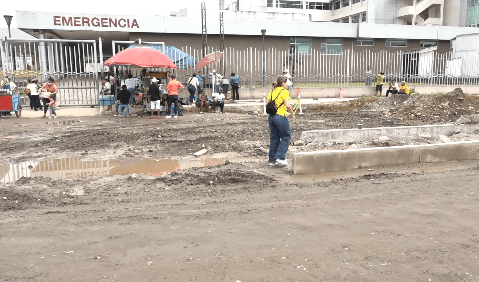 LLUVIAS Y OBRAS EN LA AV. LAS DELICIAS GENERAN MALESTAR CIUDADANO