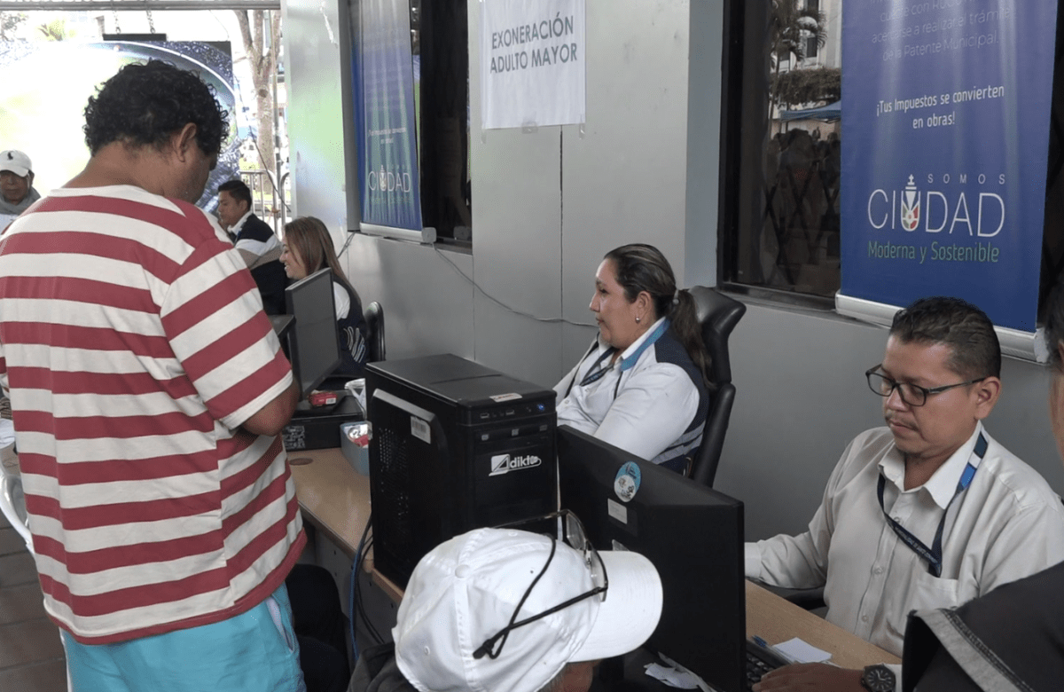 EXPECTATIVA Y PREOCUPACIÓN POR CAMBIOS EN DIRECCIONES MUNICIPALES