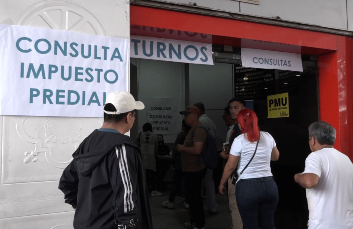 CIUDADANOS DENUNCIAN INCONSISTENCIAS EN PLANILLAS DEL IMPUESTO PREDIAL EN SANTO DOMINGO