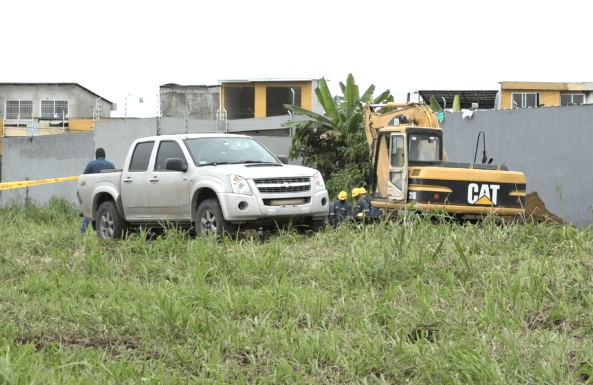 DETECTAN CONEXIÓN CLANDESTINA PARA ROBO DE COMBUSTIBLE EN PORTÓN DEL RÍO
