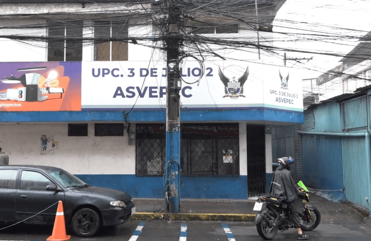 COMERCIANTES DENUNCIAN FALTA DE POLICÍAS EN UPC DE LA PEATONAL 3 DE JULIO