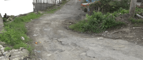 MORADORES DE JUAN MONTALVO DENUNCIAN CALLES DAÑADAS Y FALTA DE LUZ